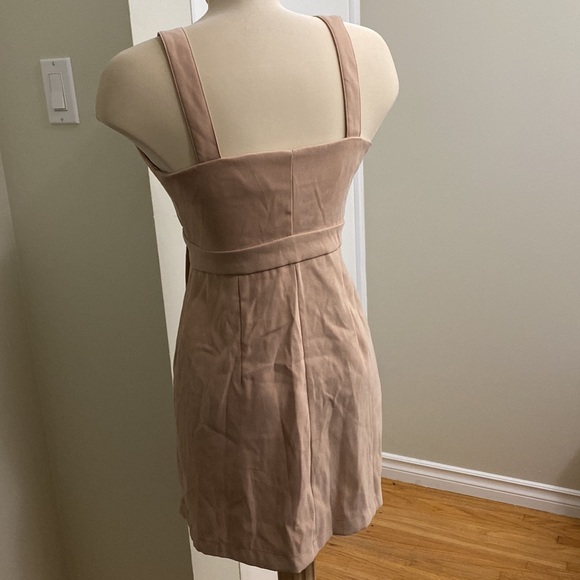 Dress - Picture 3 of 5